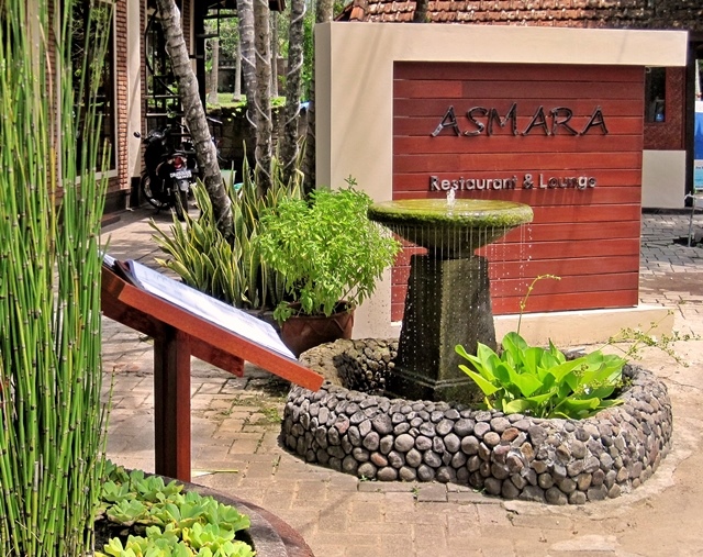 ASMARA-Entrance